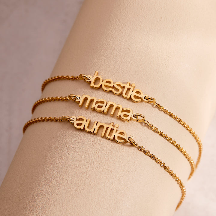 Auntie Nameplate Bracelet